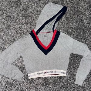 Women’s Tommy hilfigher grey cropped hoodie
